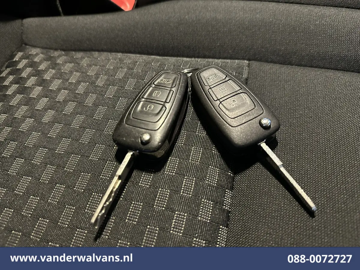 2.0 TDCI L2H1 Euro6 Airco | Camera | Navigatie | Apple Carplay | Cruisecontrol | LED Android Auto, Stoelverwarming, Verwarmde voorruit, Parkeersensoren, Bijrijdersbank, 2800kg trekvermogen
