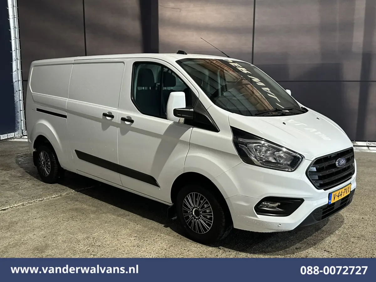2.0 TDCI L2H1 Euro6 Airco | Camera | Navigatie | Apple Carplay | Cruisecontrol | LED Android Auto, Stoelverwarming, Verwarmde voorruit, Parkeersensoren, Bijrijdersbank, 2800kg trekvermogen