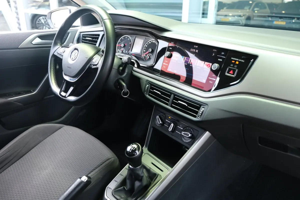 1.0 MPI R-Line Apple Carplay Cruise Airco MF-Stuur