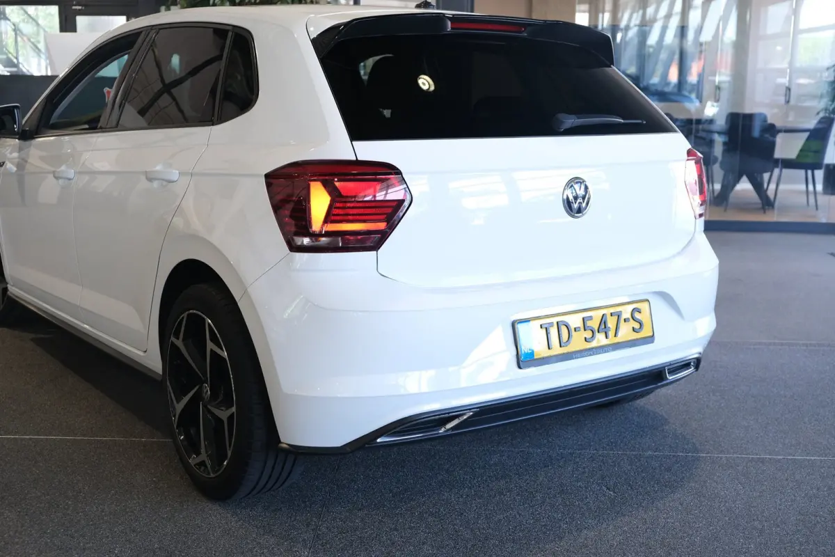 1.0 MPI R-Line Apple Carplay Cruise Airco MF-Stuur