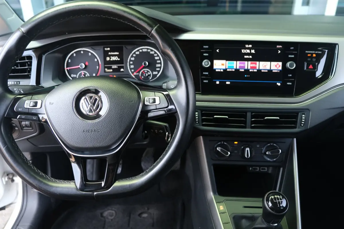 1.0 MPI R-Line Apple Carplay Cruise Airco MF-Stuur
