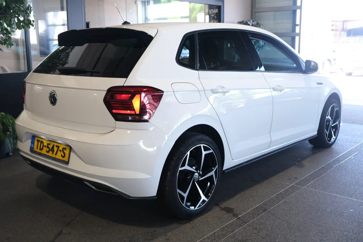 1.0 MPI R-Line Apple Carplay Cruise Airco MF-Stuur