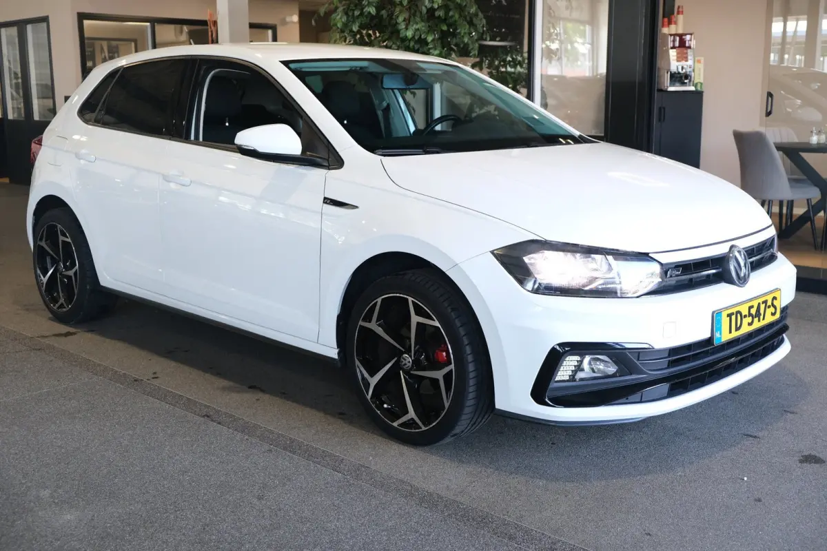 1.0 MPI R-Line Apple Carplay Cruise Airco MF-Stuur