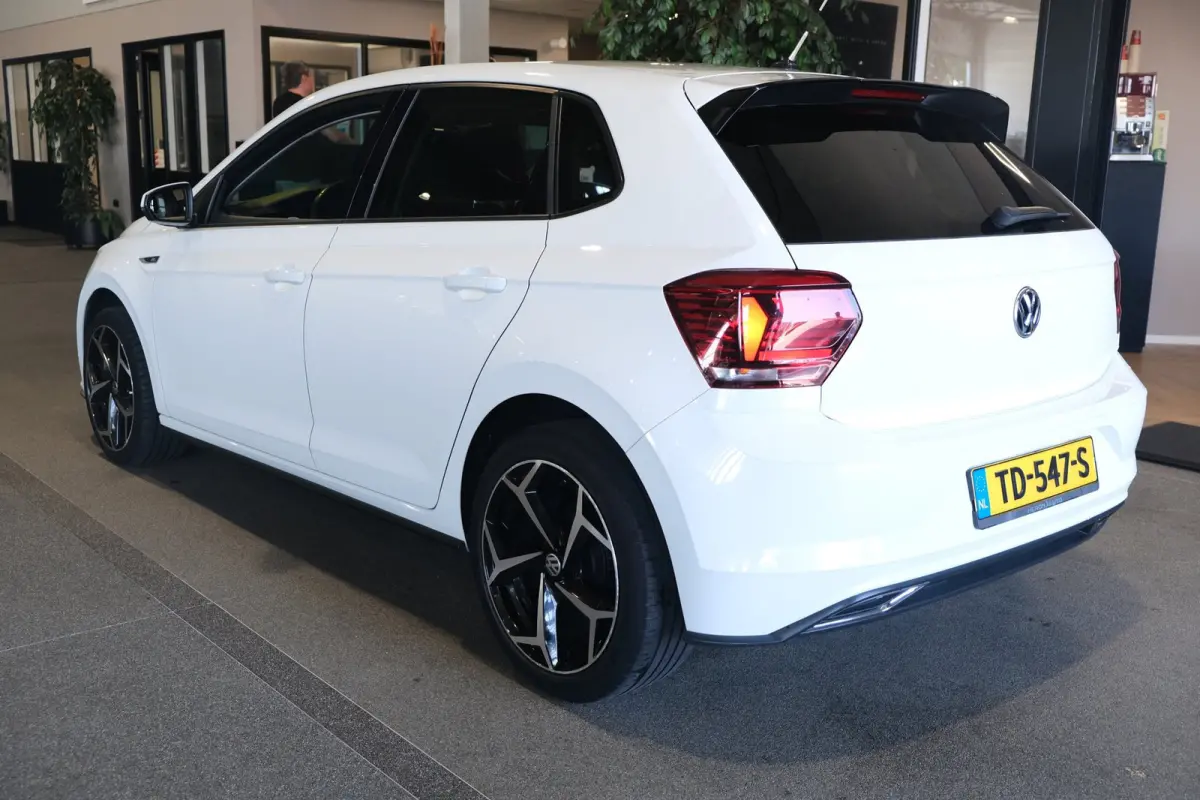 1.0 MPI R-Line Apple Carplay Cruise Airco MF-Stuur