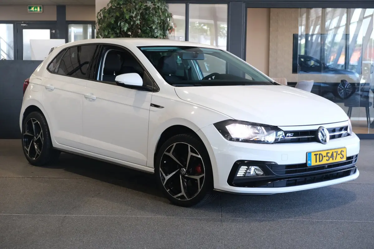 1.0 MPI R-Line Apple Carplay Cruise Airco MF-Stuur
