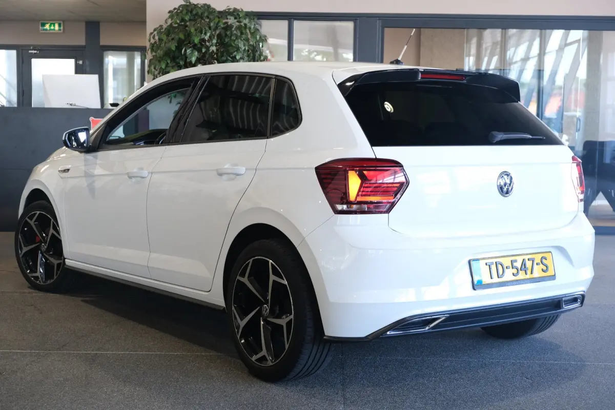 1.0 MPI R-Line Apple Carplay Cruise Airco MF-Stuur