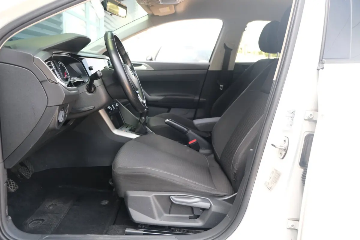 1.0 MPI R-Line Apple Carplay Cruise Airco MF-Stuur