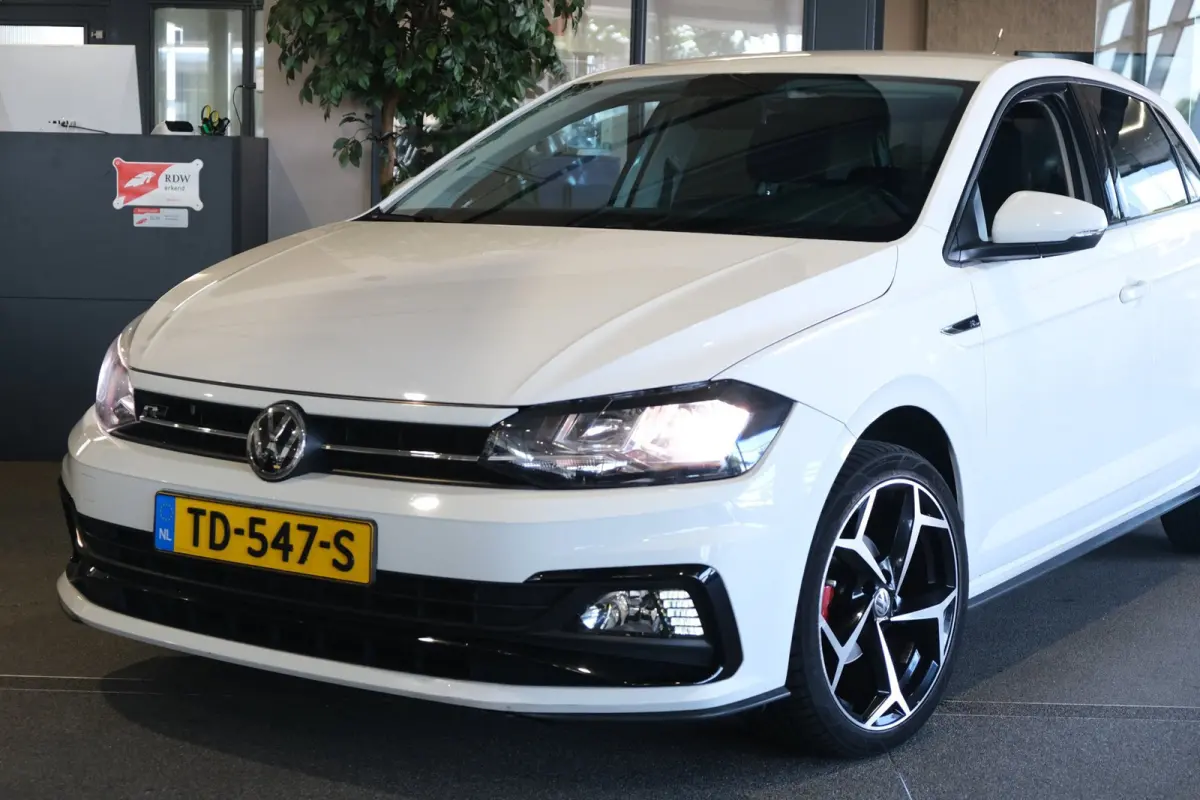 1.0 MPI R-Line Apple Carplay Cruise Airco MF-Stuur