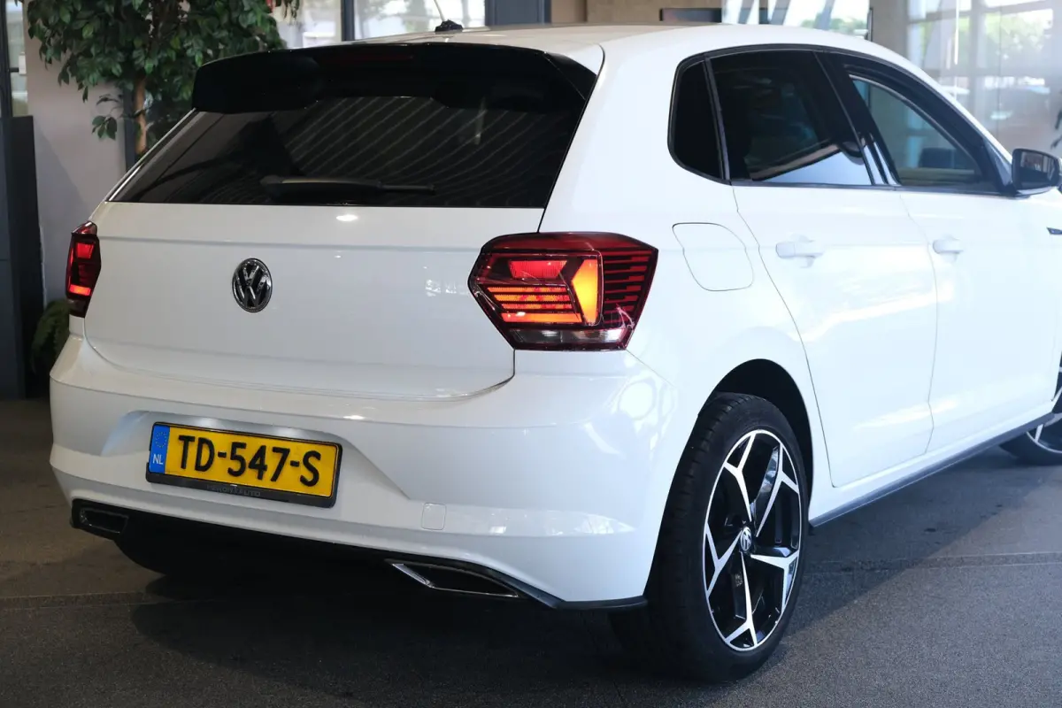 1.0 MPI R-Line Apple Carplay Cruise Airco MF-Stuur