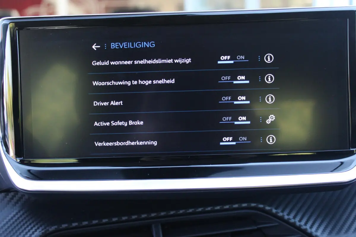 1.2 100PK STYLE | APPLE CARPLAY/ANDROID AUTO | CRUISE CONTROL | AIRCO | PARKEERSENSOREN ACHTER | DAB+ RADIO | LICHT SENSOR | LAGE KM STAND! |