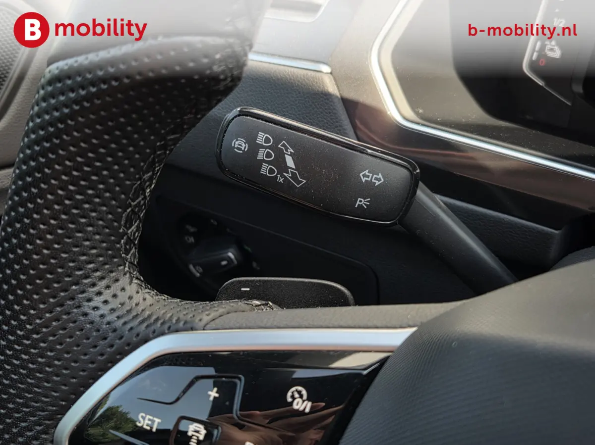 1.4 TSI eHybrid R-Line Trekhaak 1800kg Panoramadak NL Auto! | Adaptive Cruise Control | Stoel/Stuurwiel Verwarming | DAB Audio