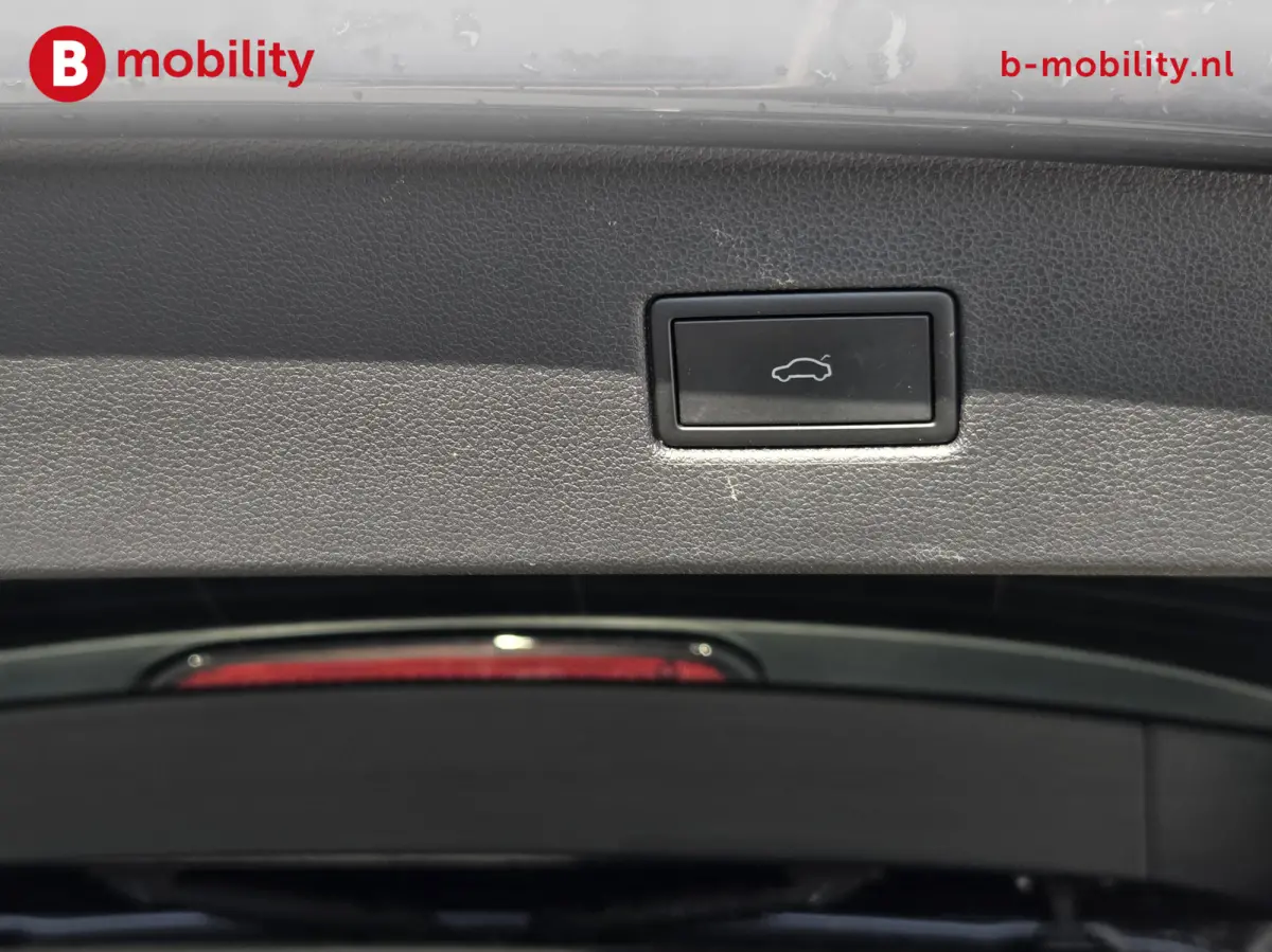1.4 TSI eHybrid R-Line Trekhaak 1800kg Panoramadak NL Auto! | Adaptive Cruise Control | Stoel/Stuurwiel Verwarming | DAB Audio