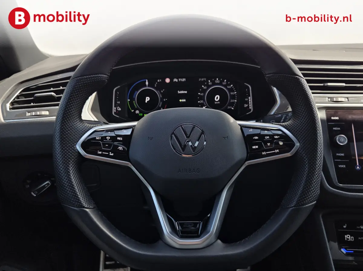 1.4 TSI eHybrid R-Line Trekhaak 1800kg Panoramadak NL Auto! | Adaptive Cruise Control | Stoel/Stuurwiel Verwarming | DAB Audio
