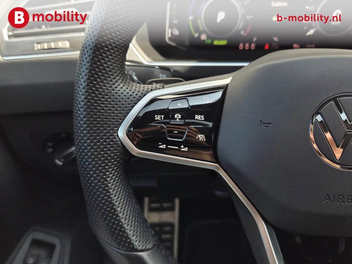1.4 TSI eHybrid R-Line Trekhaak 1800kg Panoramadak NL Auto! | Adaptive Cruise Control | Stoel/Stuurwiel Verwarming | DAB Audio
