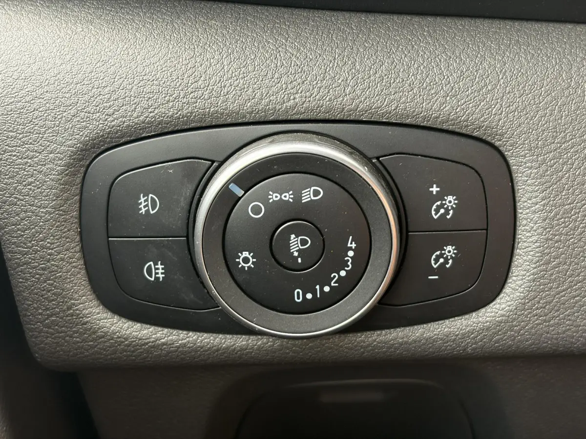 320 2.0 TDCI L2H1*A/C*CRUISE*HAAK*PDC*2800KG TRGW*