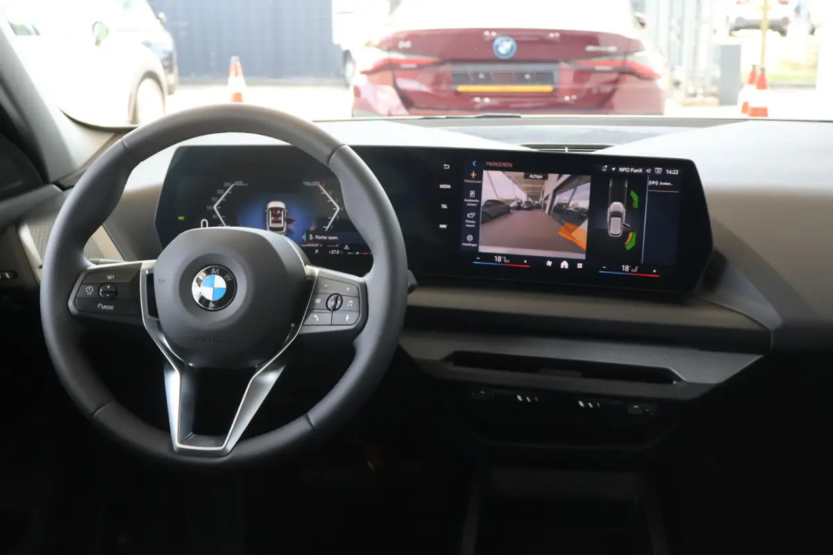 120 M Sport Design Edition | Premium Pack | Driving Assitant | Voorstoelen Verwarmd