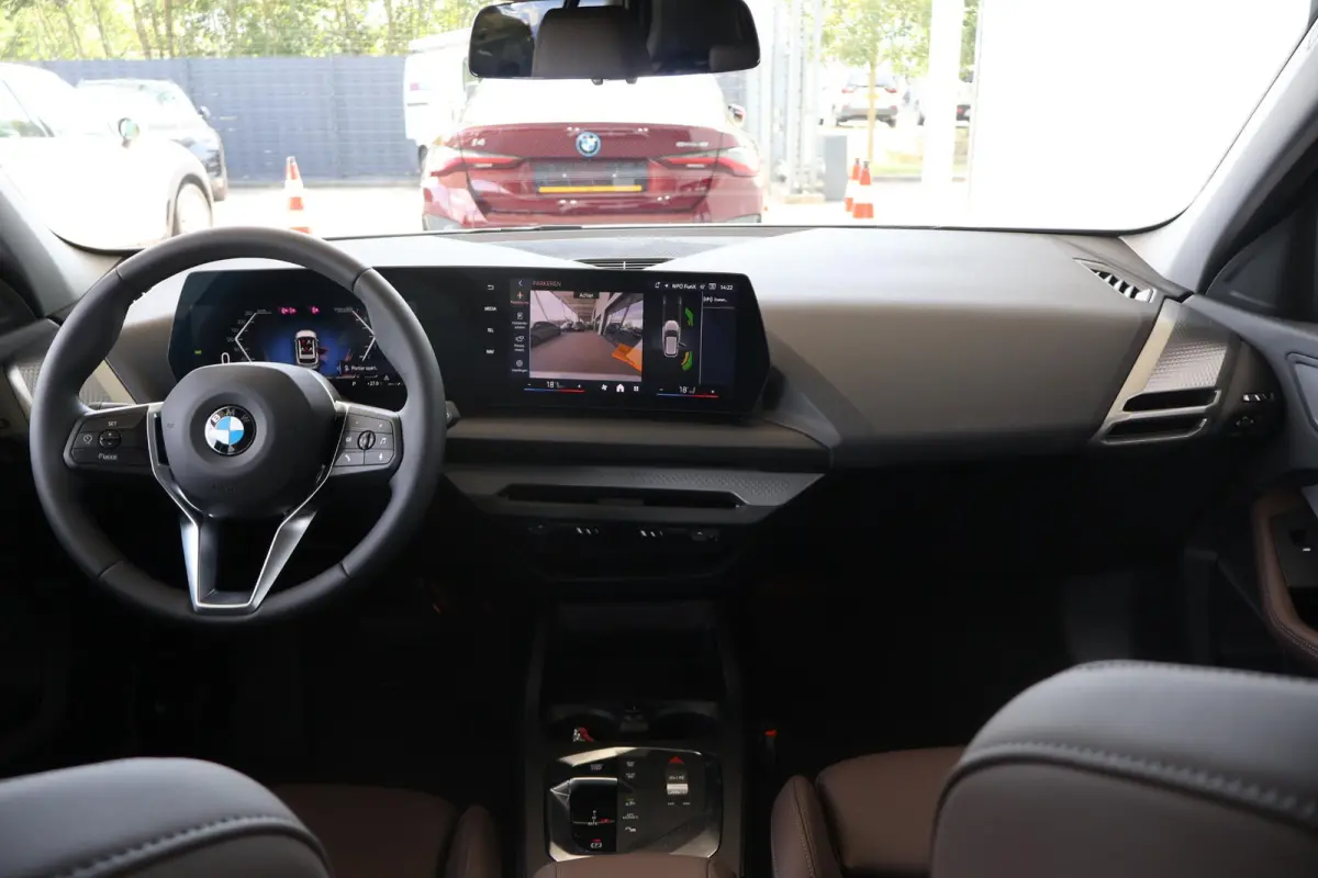 120 M Sport Design Edition | Premium Pack | Driving Assitant | Voorstoelen Verwarmd