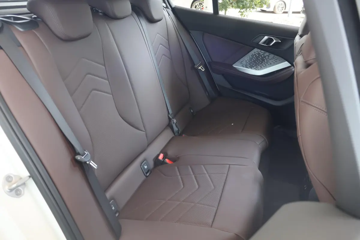 120 M Sport Design Edition | Premium Pack | Driving Assitant | Voorstoelen Verwarmd