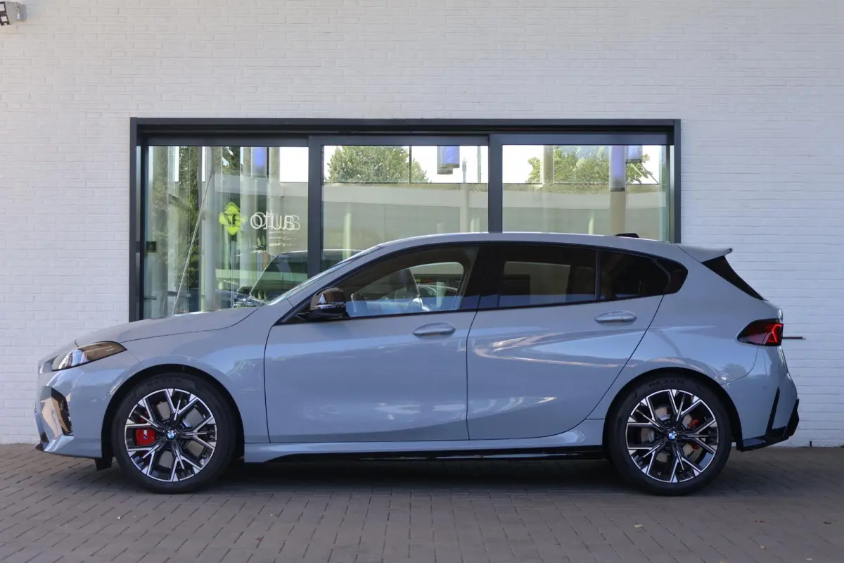 120 M Sport Design Edition | M Sport | Premium Pack | Stoel- en Stuurverwarming | Apple Carplay