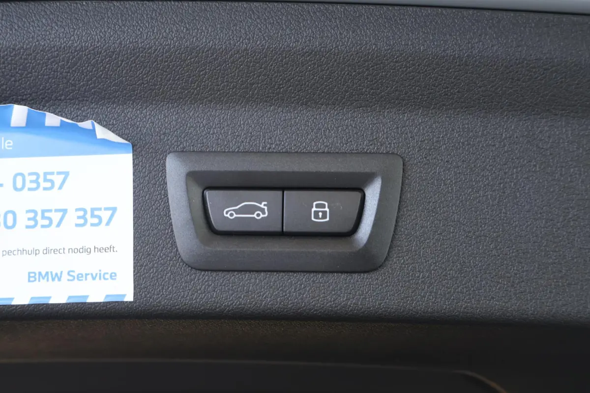 120 M Sport Design Edition | M Sport | Premium Pack | Stoel- en Stuurverwarming | Apple Carplay