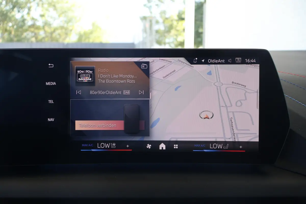 120 M Sport Design Edition | M Sport | Premium Pack | Stoel- en Stuurverwarming | Apple Carplay