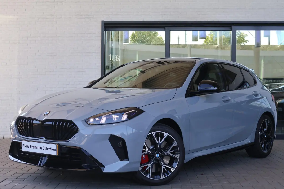 120 M Sport Design Edition | M Sport | Premium Pack | Stoel- en Stuurverwarming | Apple Carplay