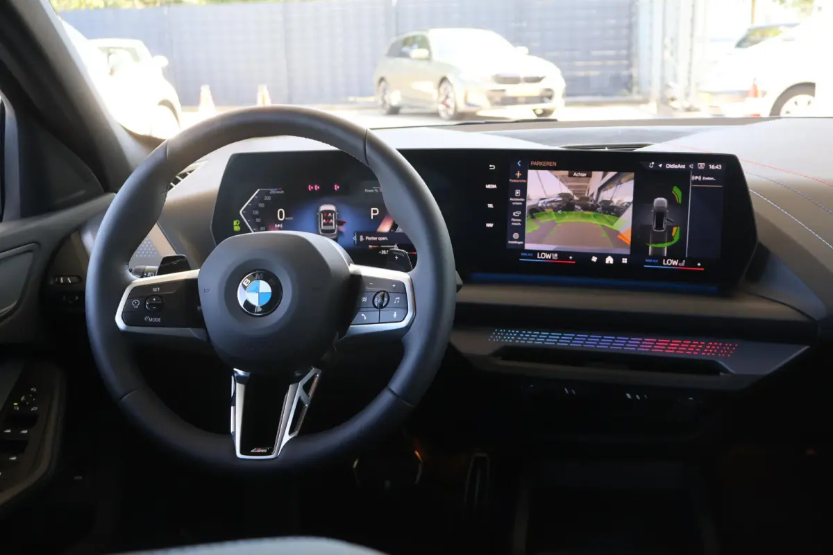 120 M Sport Design Edition | M Sport | Premium Pack | Stoel- en Stuurverwarming | Apple Carplay