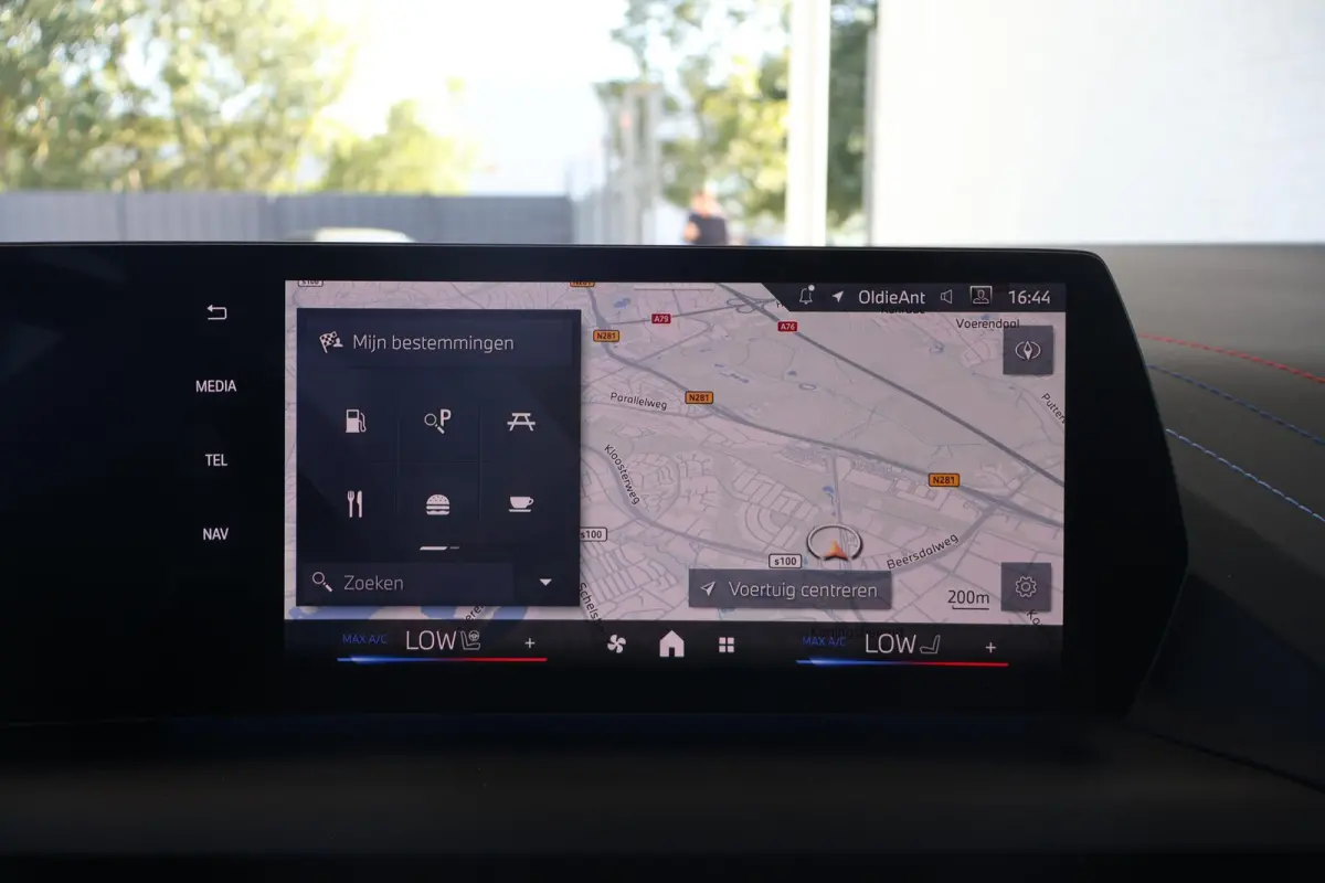120 M Sport Design Edition | M Sport | Premium Pack | Stoel- en Stuurverwarming | Apple Carplay