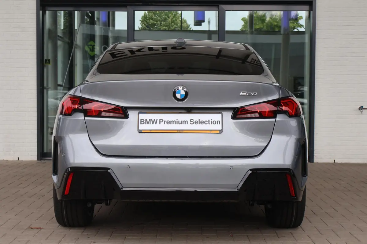 220 M Sport Design Edition | Driving Assistant | Innovation Pack | Voorstoelen Verwarmd
