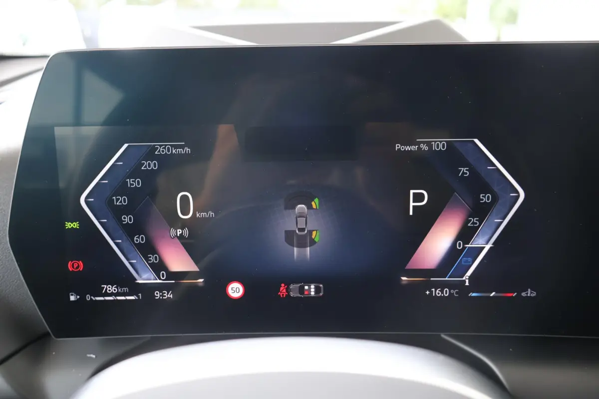 220 M Sport Design Edition | Driving Assistant | Innovation Pack | Voorstoelen Verwarmd