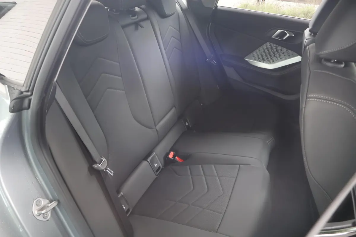220 M Sport Design Edition | Driving Assistant | Innovation Pack | Voorstoelen Verwarmd