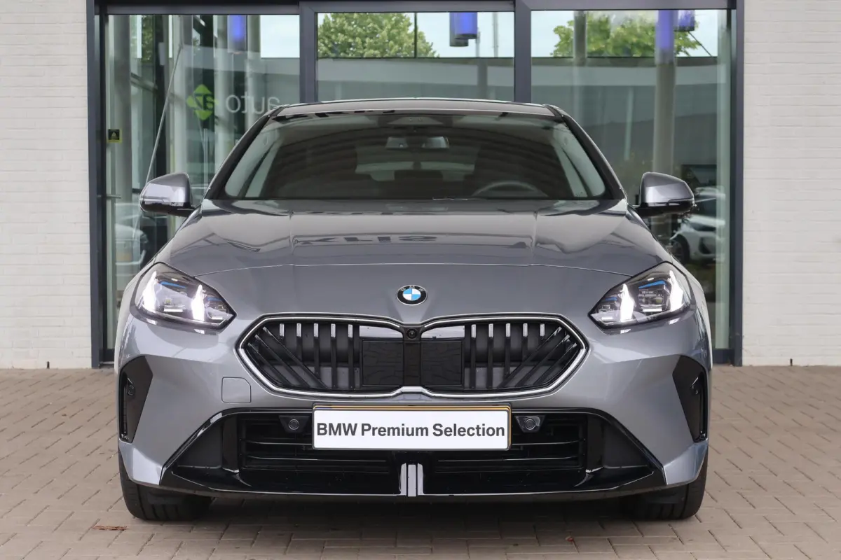 220 M Sport Design Edition | Driving Assistant | Innovation Pack | Voorstoelen Verwarmd