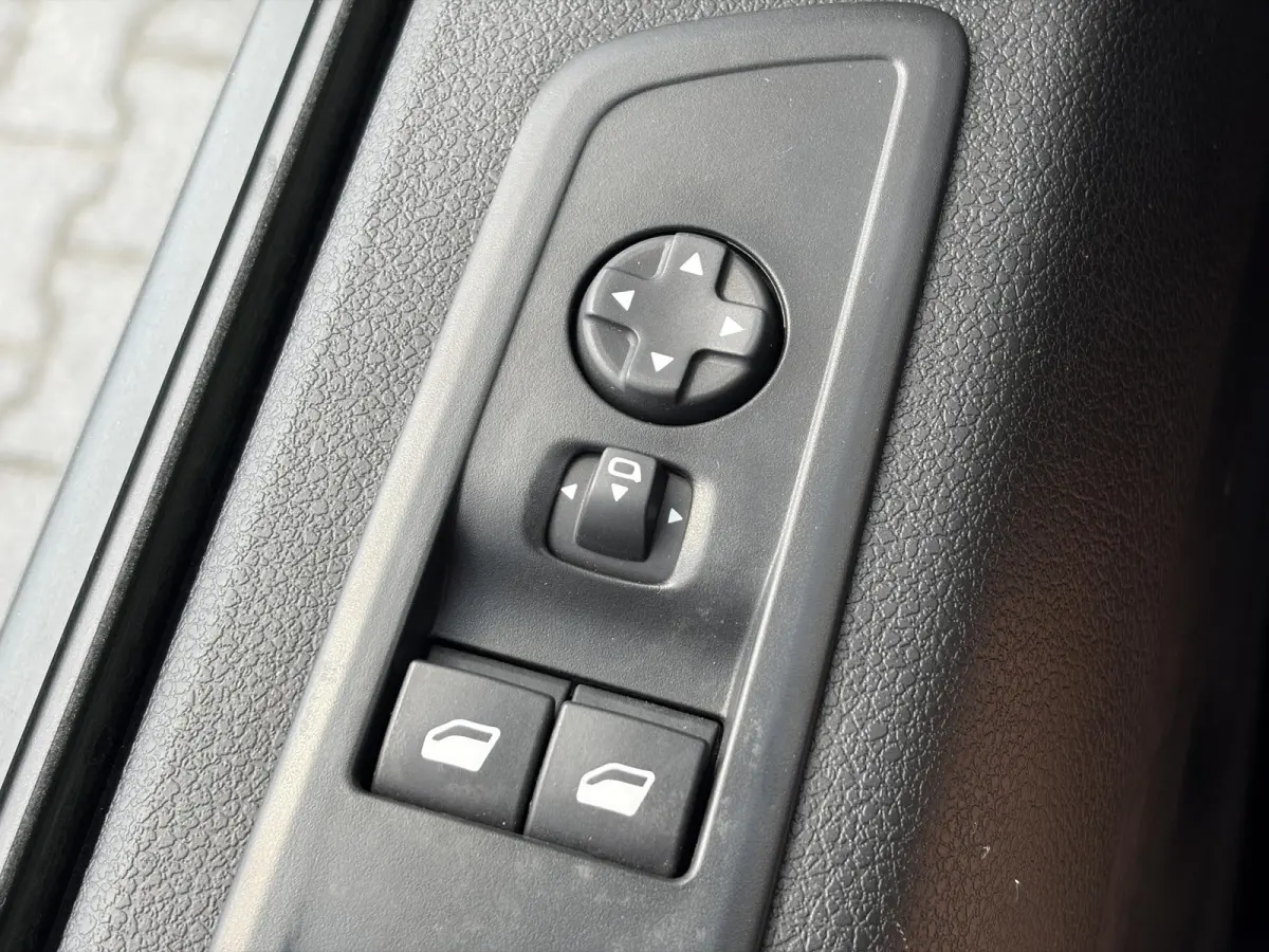 2.0 HDi 145*ACC*2XSCHUIF*NAVI*CAMERA*HAAK*CARPLAY*