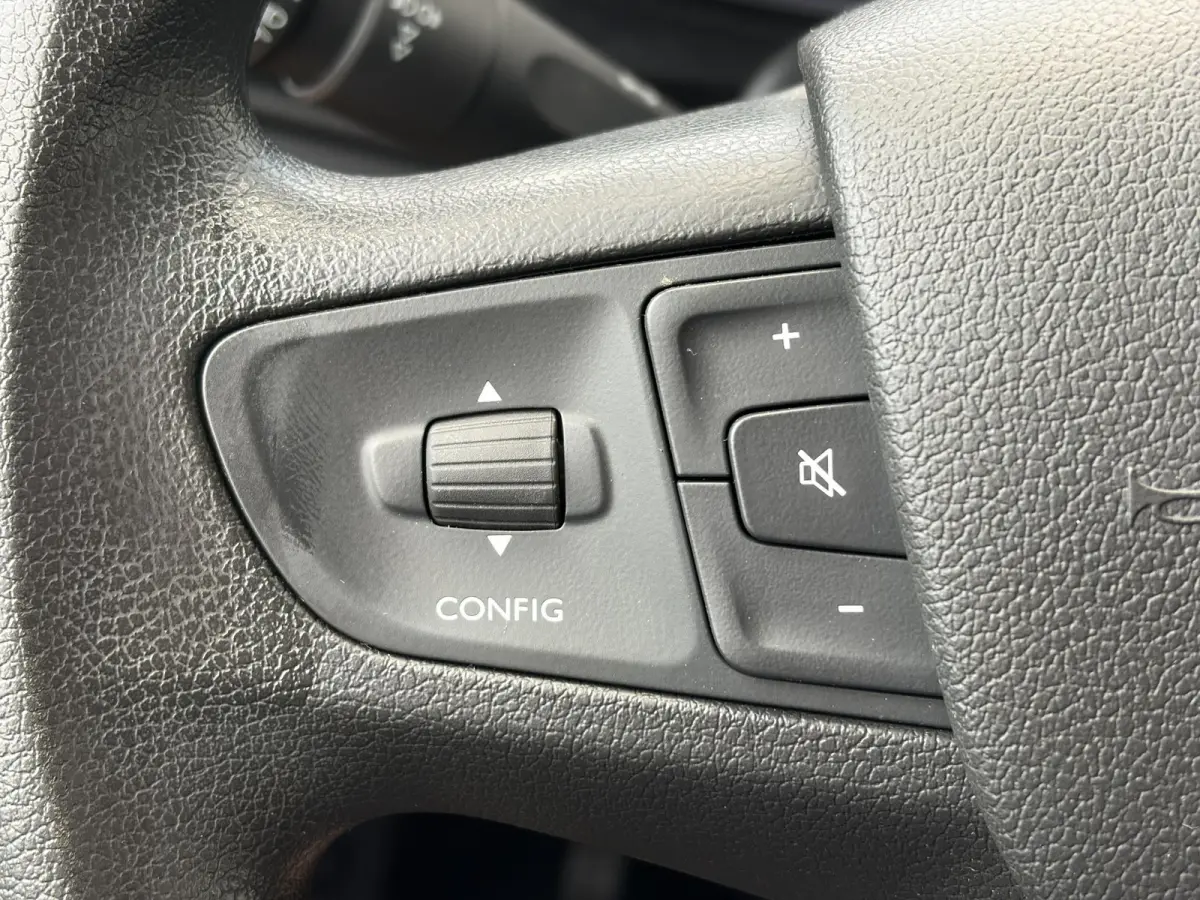 2.0 HDi 145*ACC*2XSCHUIF*NAVI*CAMERA*HAAK*CARPLAY*