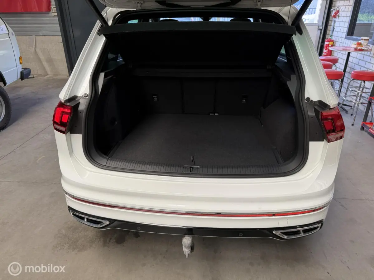 1.4 TSI eHybrid R-Line Business+ PANO KEYLESS