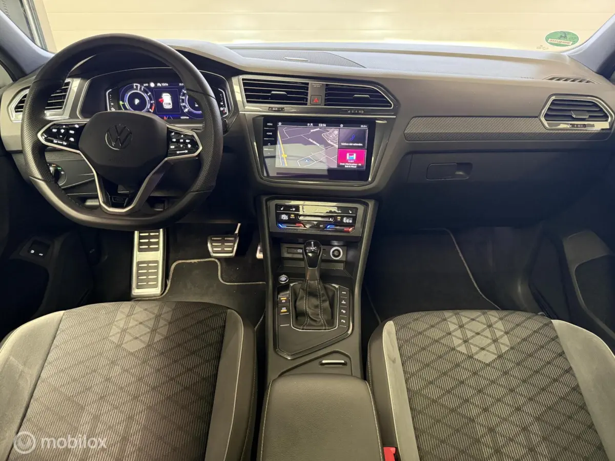 1.4 TSI eHybrid R-Line Business+ PANO KEYLESS