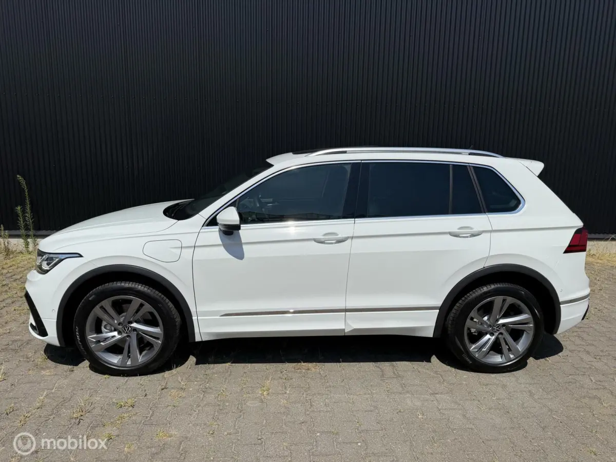 1.4 TSI eHybrid R-Line Business+ PANO KEYLESS