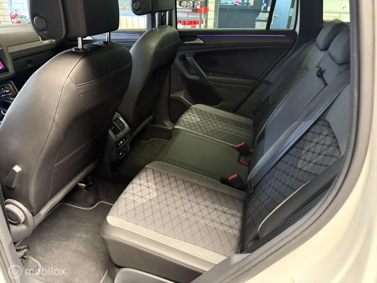 1.4 TSI eHybrid R-Line Business+ PANO KEYLESS