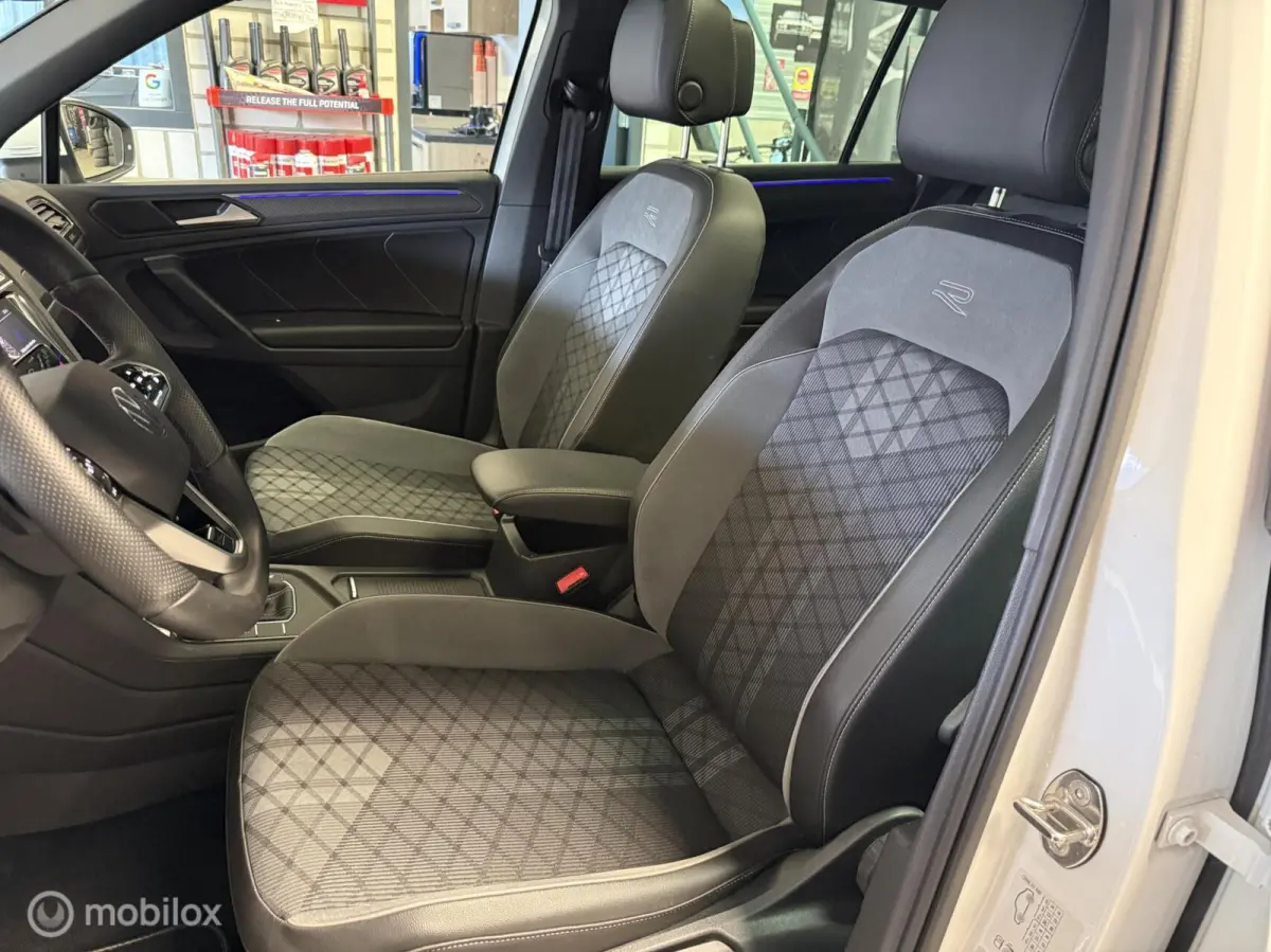1.4 TSI eHybrid R-Line Business+ PANO KEYLESS