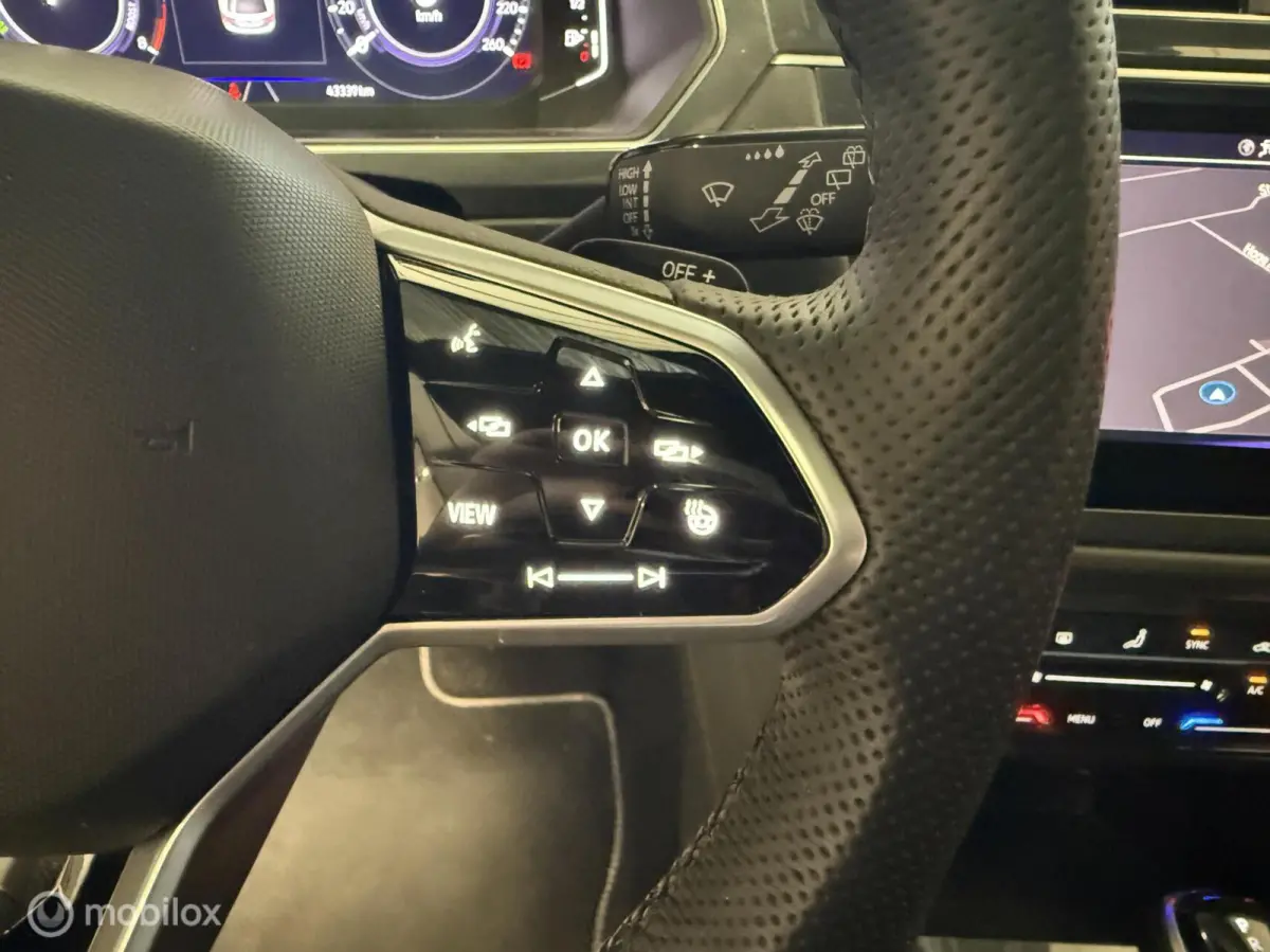 1.4 TSI eHybrid R-Line Business+ PANO KEYLESS