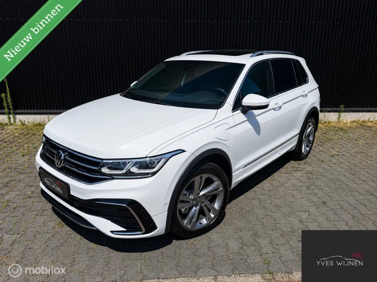 1.4 TSI eHybrid R-Line Business+ PANO KEYLESS