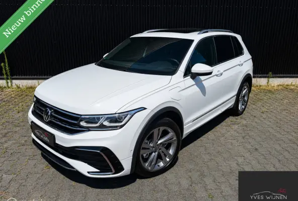 1.4 TSI eHybrid R-Line Business+ PANO KEYLESS
