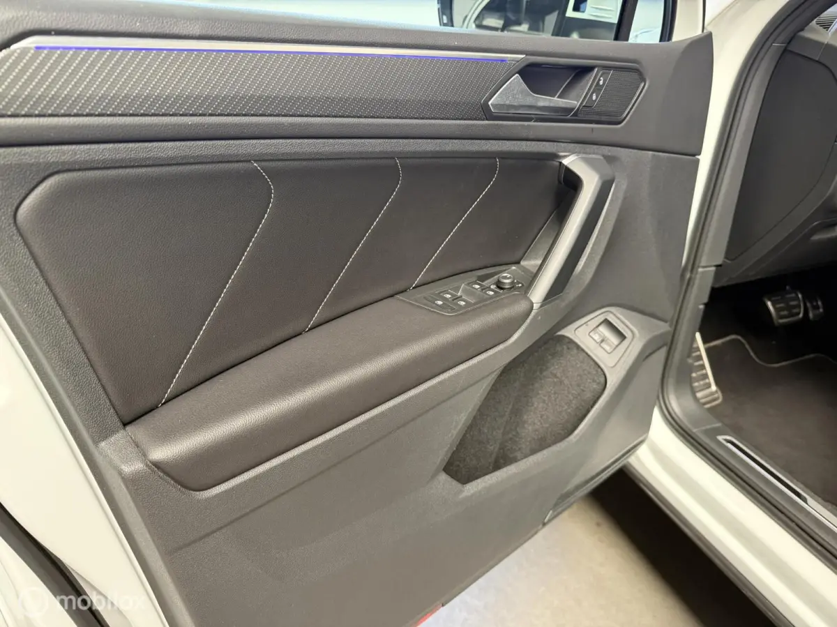1.4 TSI eHybrid R-Line Business+ PANO KEYLESS