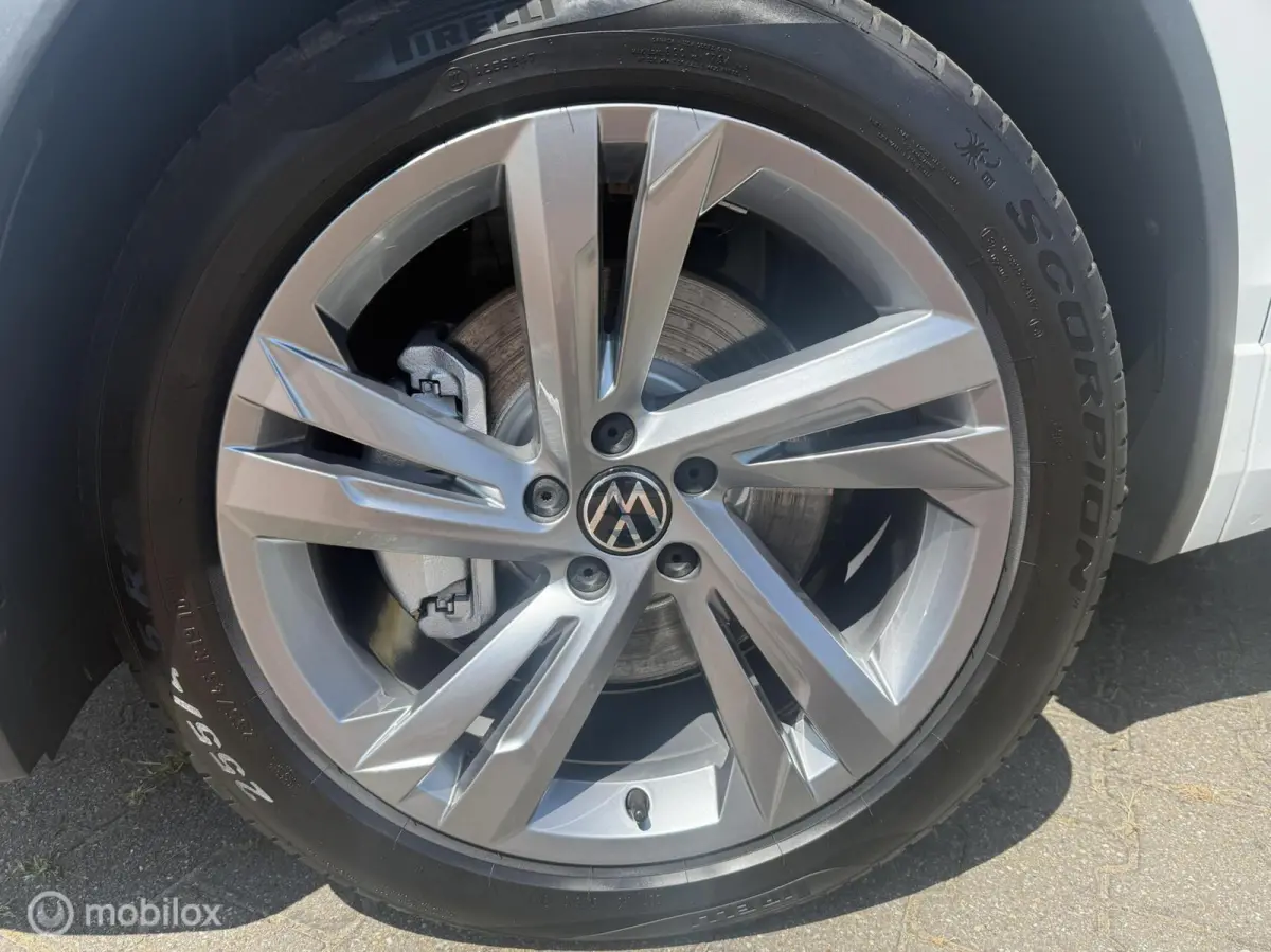 1.4 TSI eHybrid R-Line Business+ PANO KEYLESS
