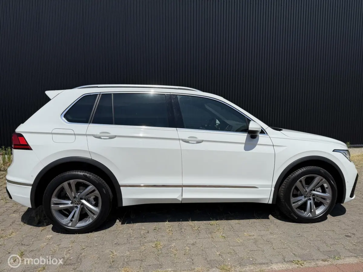 1.4 TSI eHybrid R-Line Business+ PANO KEYLESS