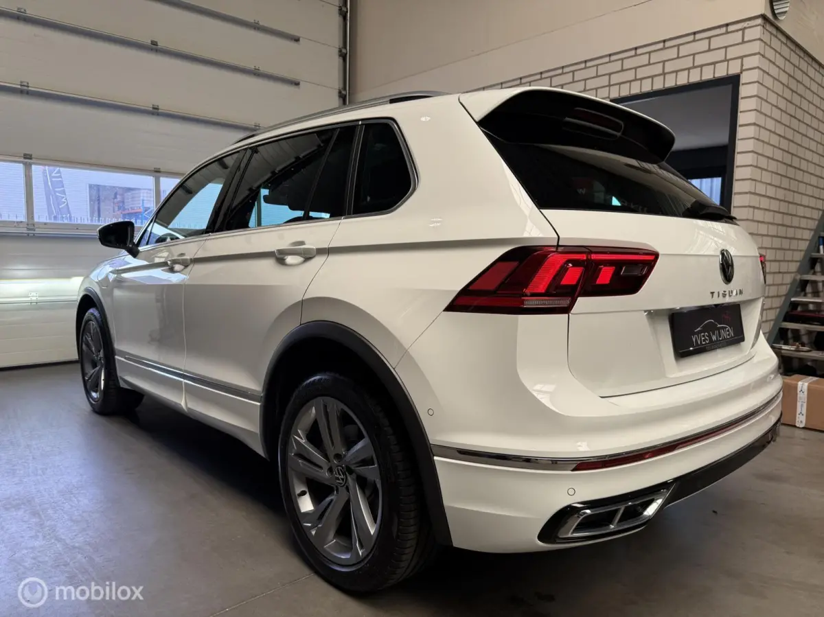 1.4 TSI eHybrid R-Line Business+ PANO KEYLESS