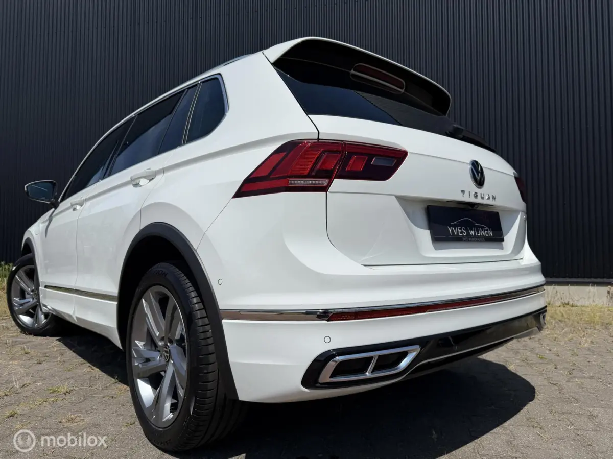 1.4 TSI eHybrid R-Line Business+ PANO KEYLESS