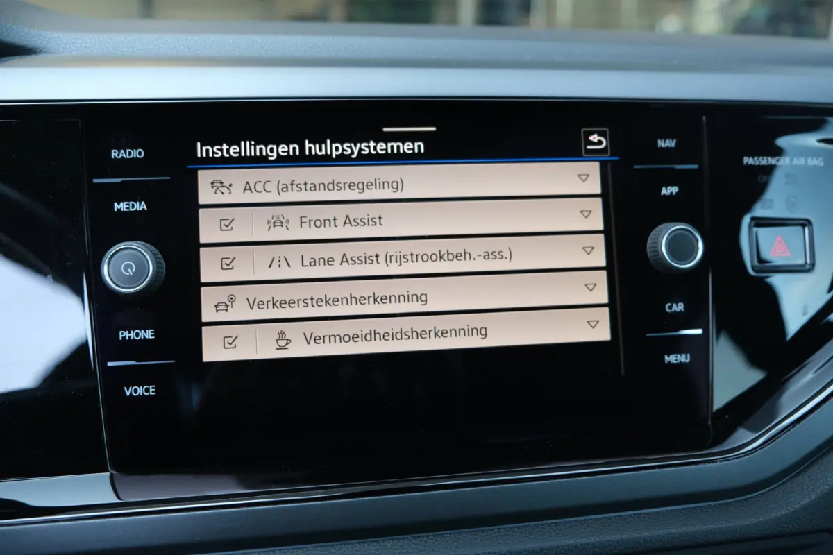 1.0 TSI 2x R-Line DSG 110PK DSG Pano Navi IQ Led Black Navi ACC