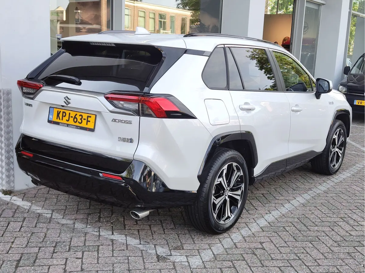 2.5 PLUG-IN HYBRID STYLE Stuurverwarming | 4WD | Carplay/Android