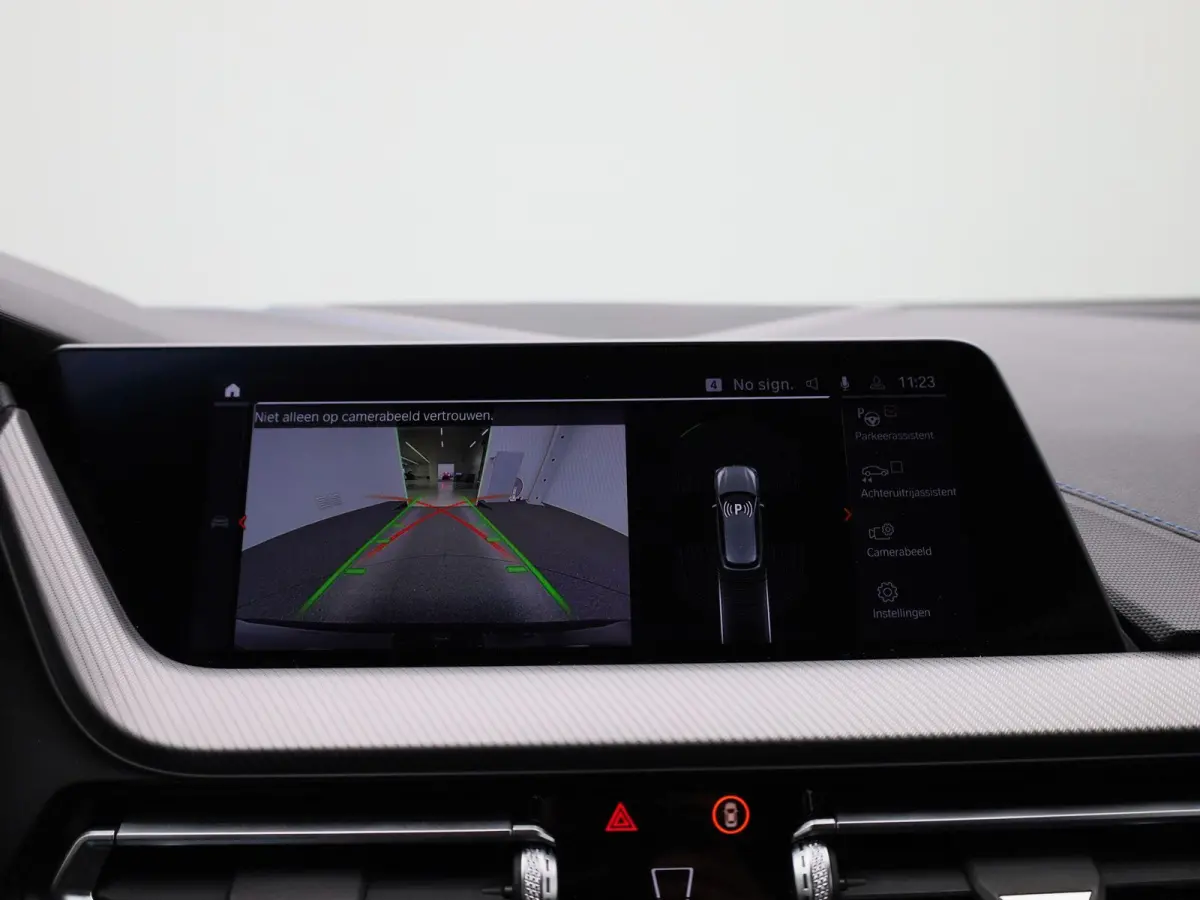 120i Business Edition | M Sport / BMW M 50 Jahre | BMW Live Professional | Adaptieve LED koplampen | Apple Carplay/Android Auto | Active Guard Plus | 12 Maanden BOVAG Garantie |